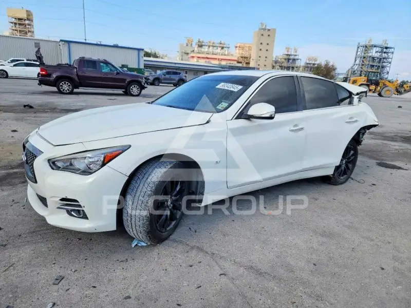 2015 Infinity Q50 photo