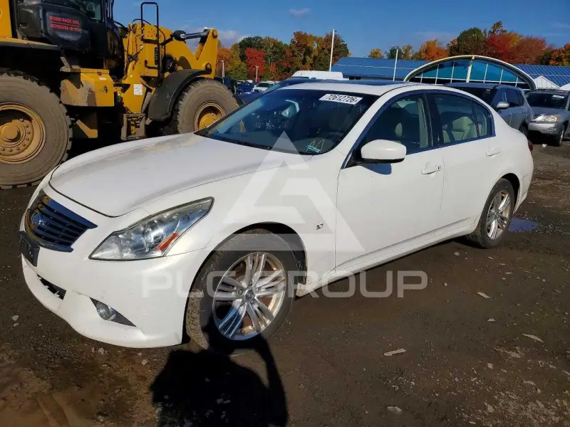 2015 Infinity Q40 фото