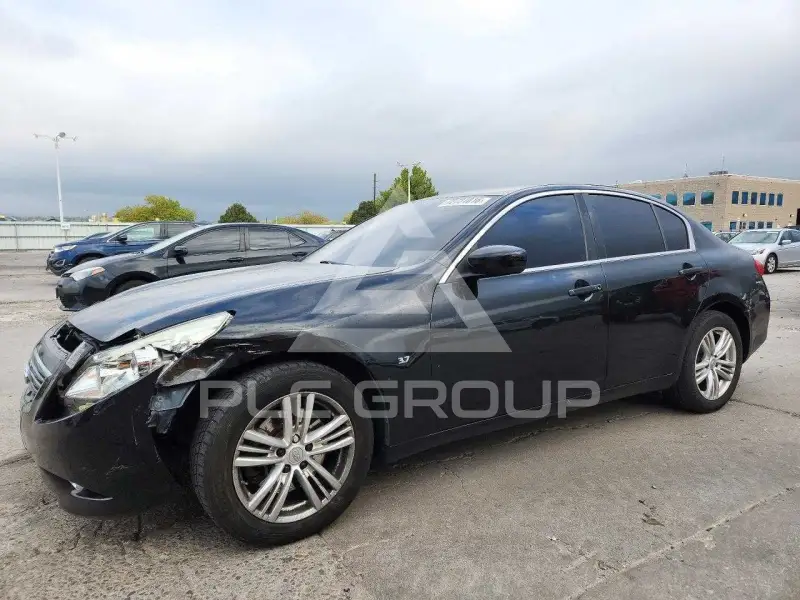 2015 Infinity Q40 фото