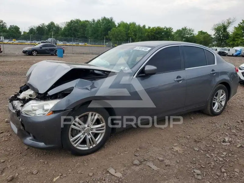 2015 Infinity Q40 фото