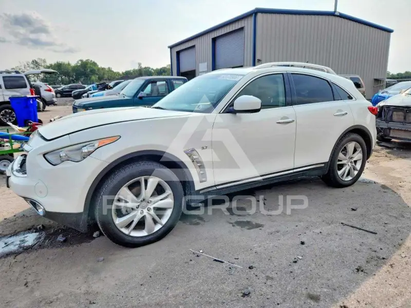 2015 Infinity QX70 фото
