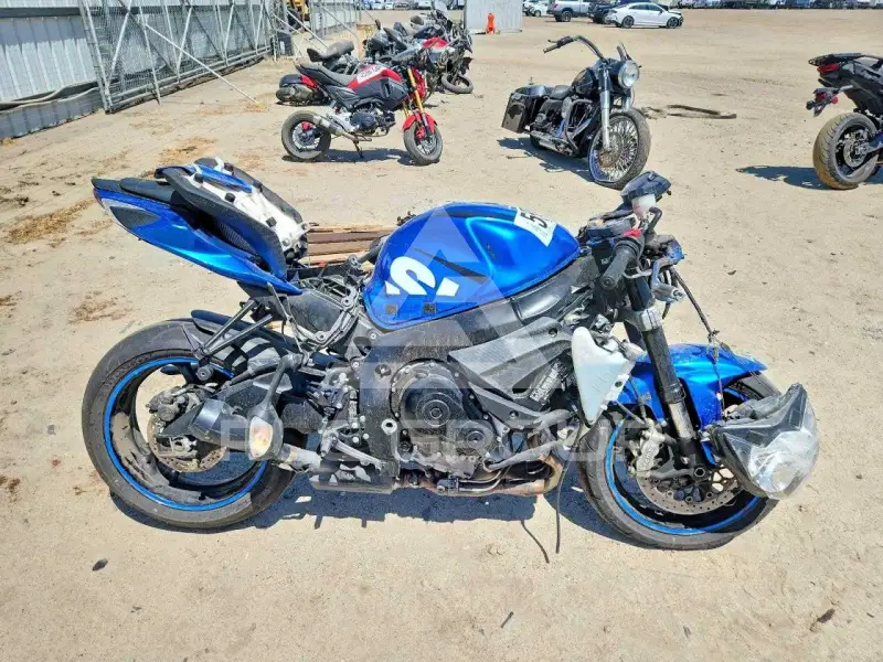2015 Suzuki GSX фото