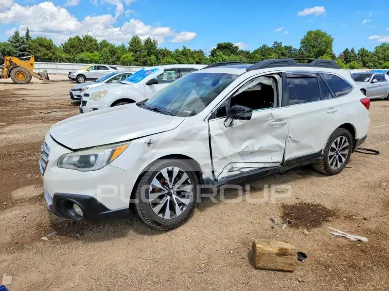 2015 Subaru Outback photo