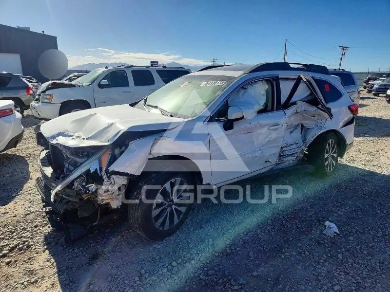 2015 Subaru Outback photo