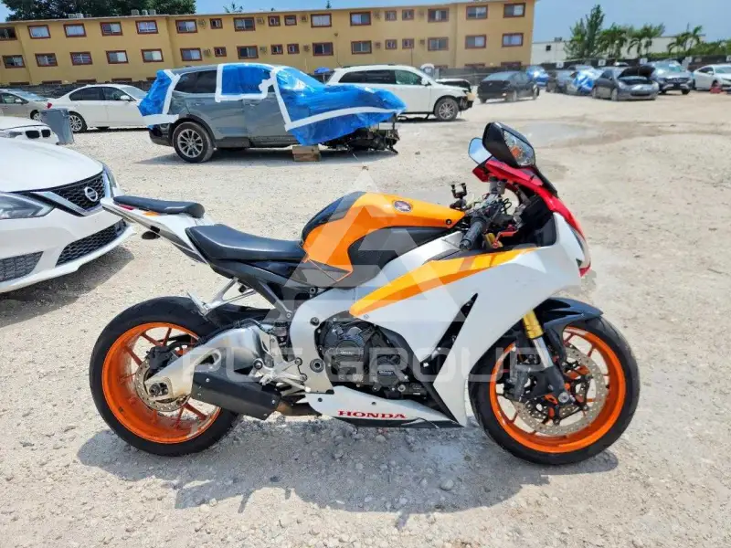 2015 Honda CBR photo