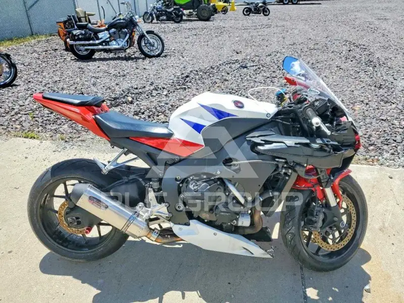 2015 Honda CBR photo