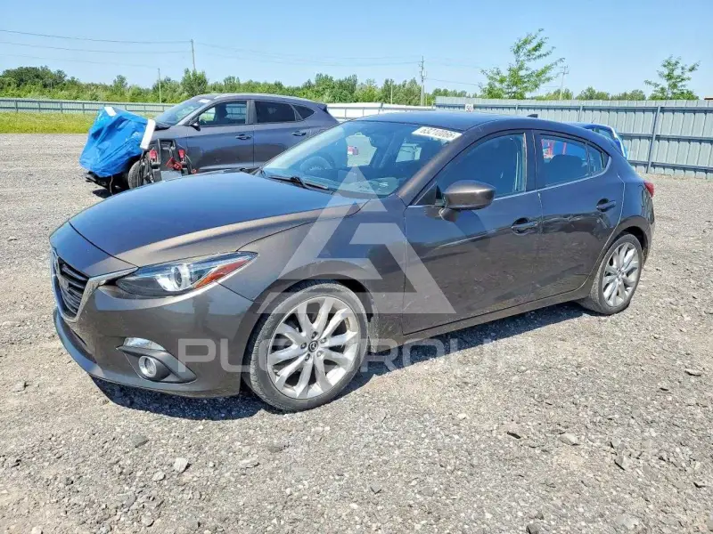 2015 Mazda 3 photo