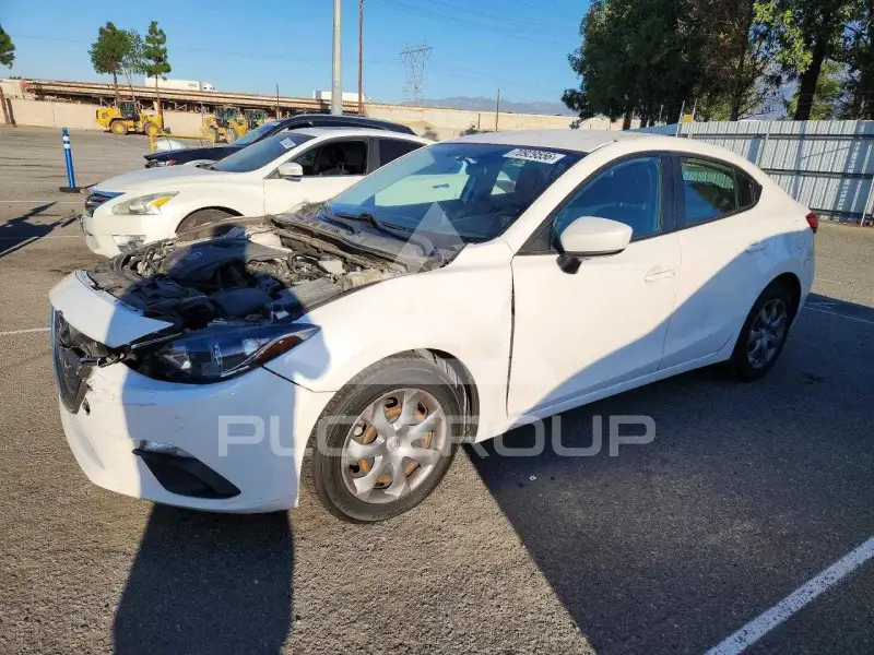 2015 Mazda 3 фото
