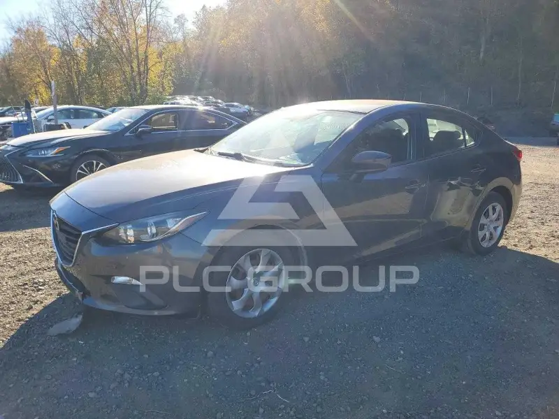 2015 Mazda 3 photo