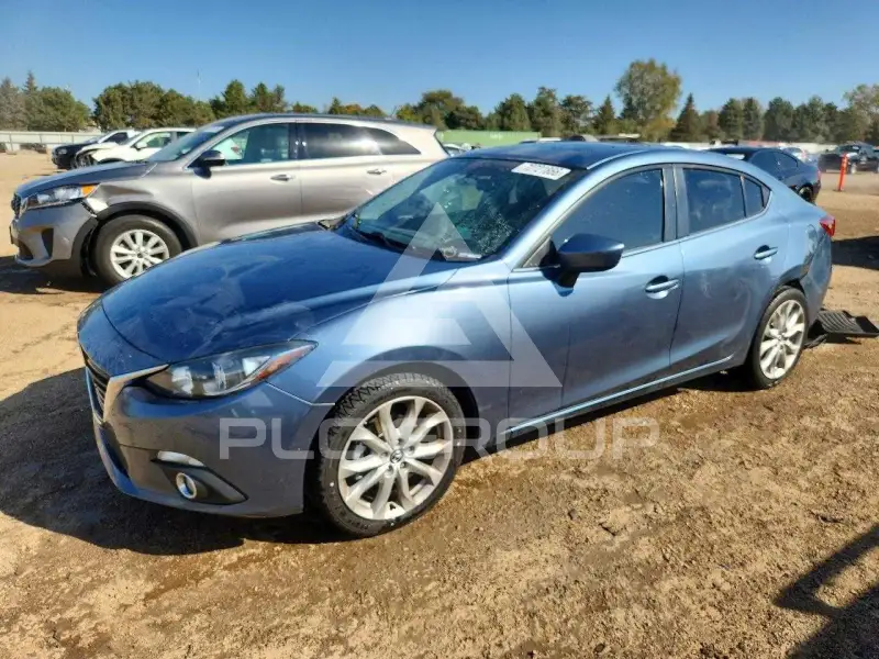 2015 Mazda 3 photo