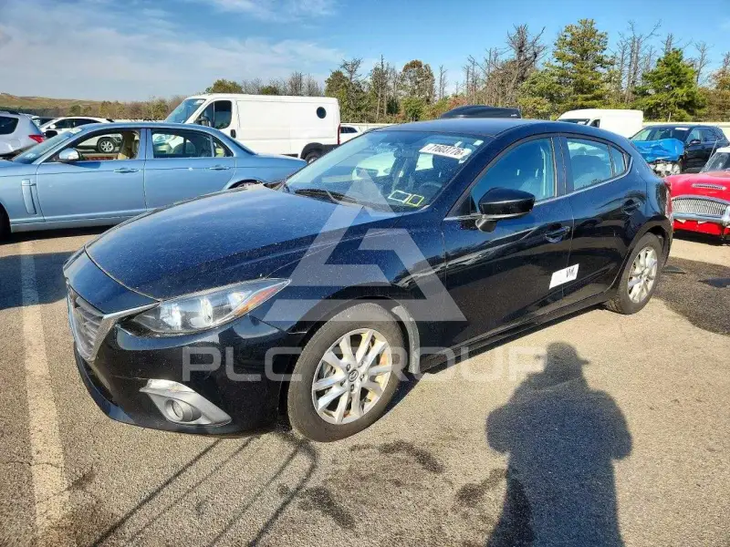 2015 Mazda 3 photo