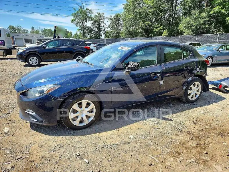 2015 Mazda 3 фото