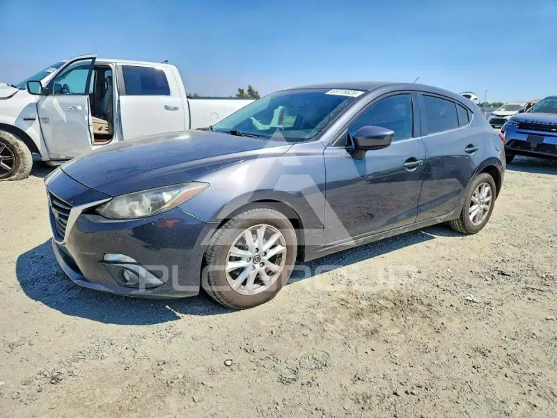 2015 Mazda 3 photo