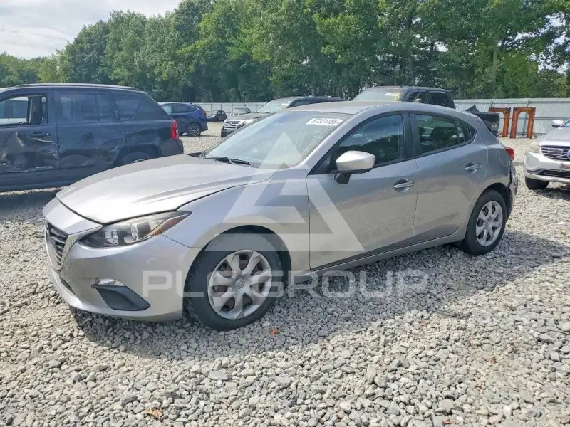 2015 Mazda 3 photo