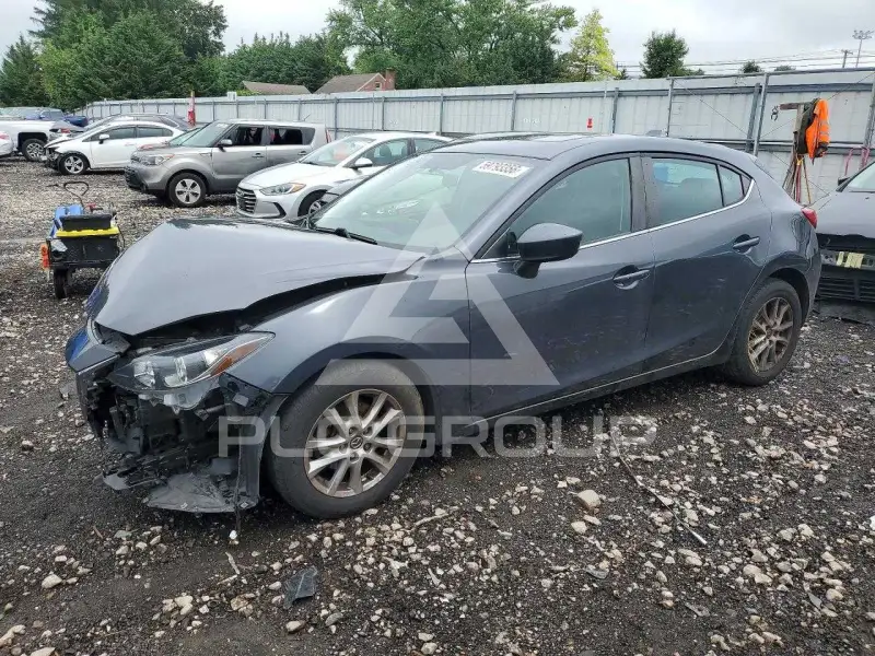 2015 Mazda 3 photo