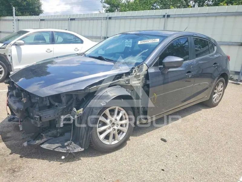 2015 Mazda 3 photo