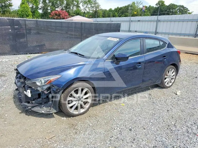 2015 Mazda 3 photo