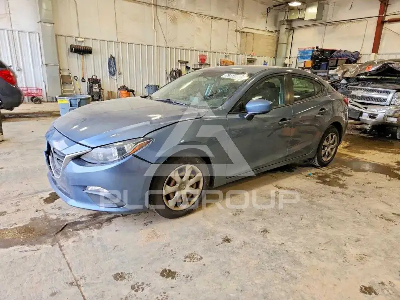 2015 Mazda 3 photo