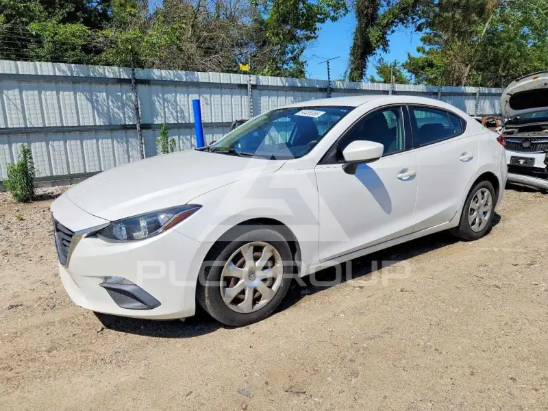 2015 Mazda 3 photo