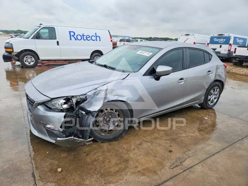 2015 Mazda 3 photo