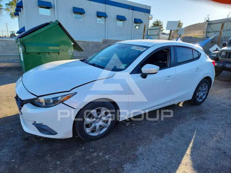 2015 Mazda 3 photo