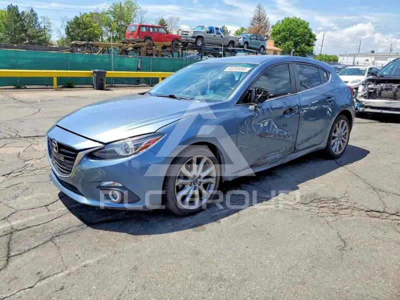 2015 Mazda 3 фото