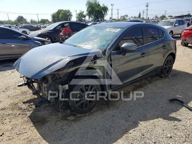 2015 Mazda 3 photo