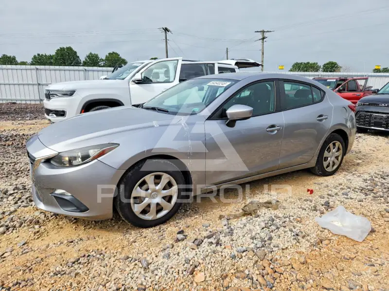 2015 Mazda 3 photo