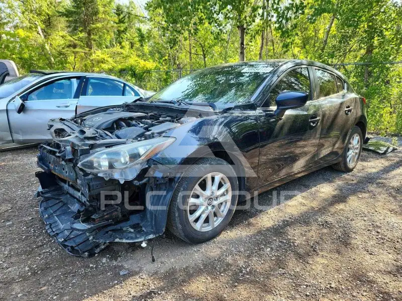 2015 Mazda 3 photo