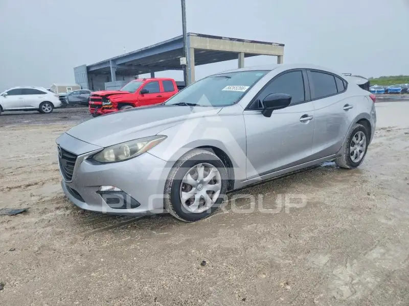 2015 Mazda 3 фото