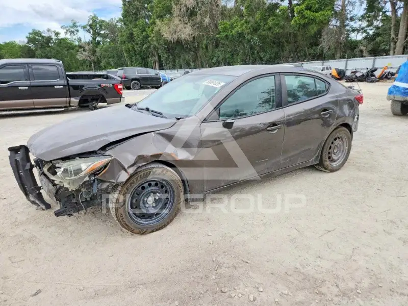2015 Mazda 3 photo
