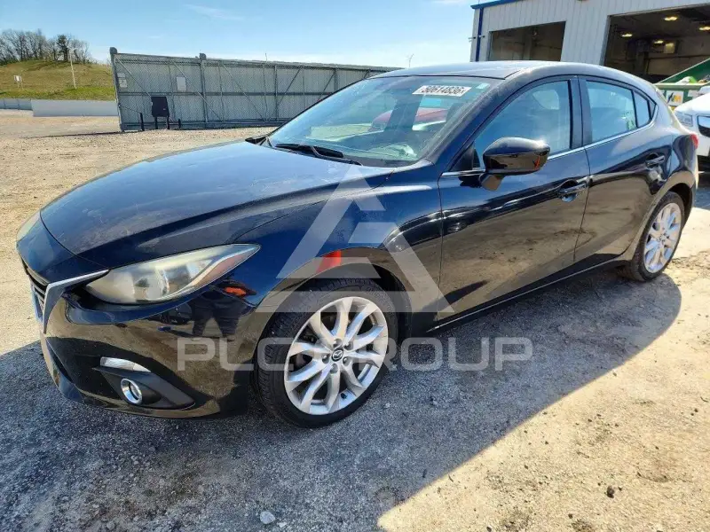 2015 Mazda 3 photo