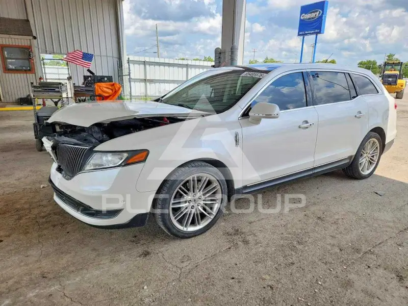 2015 Lincoln MKT photo