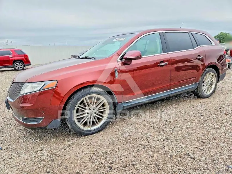 2015 Lincoln MKT фото