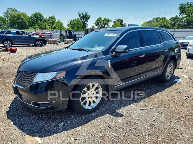 2015 Lincoln MKT photo