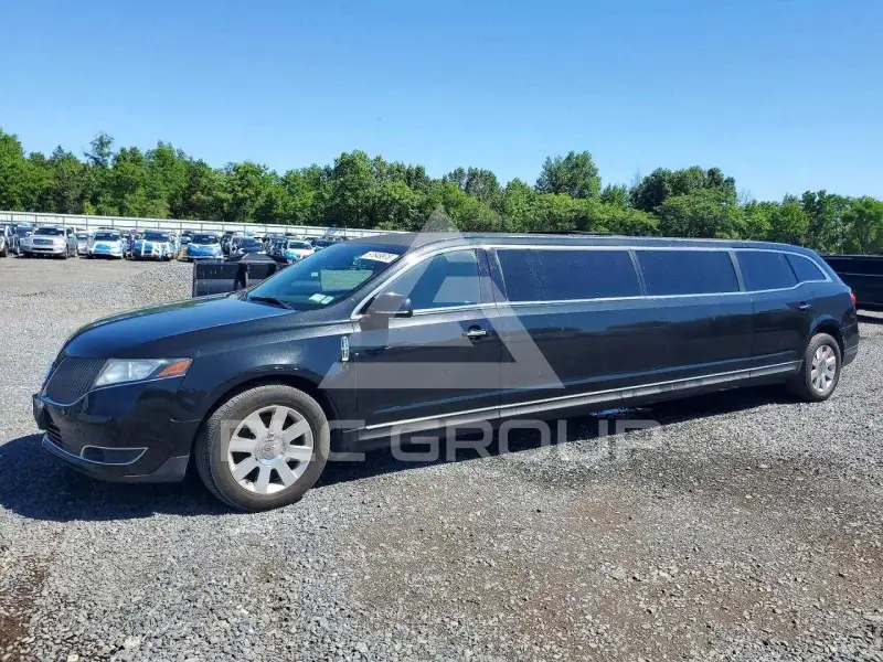 2015 Lincoln MKT фото
