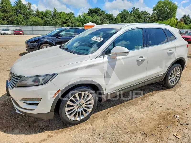 2015 Lincoln MKZ photo