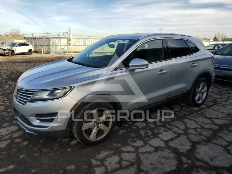 2015 Lincoln MKZ photo