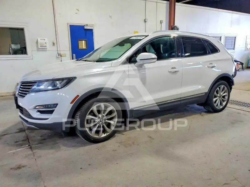 2015 Lincoln MKZ photo