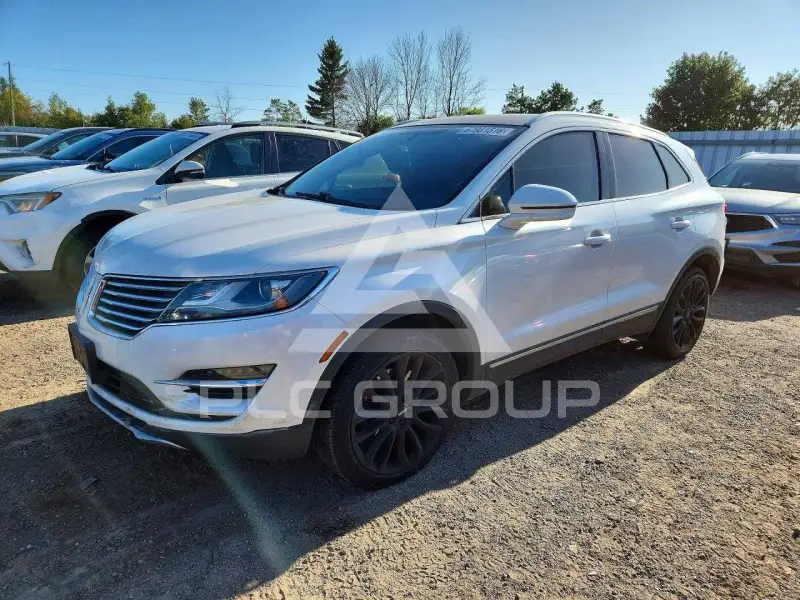 2015 Lincoln MKZ photo