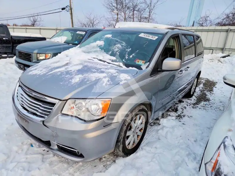 2015 Chrysler TOWN & COUNTRY photo