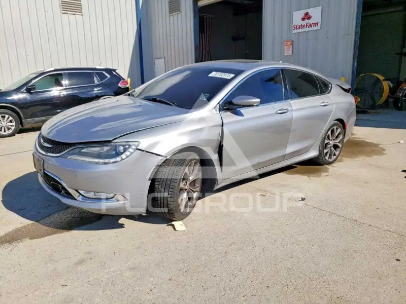 2015 Chrysler 200 фото