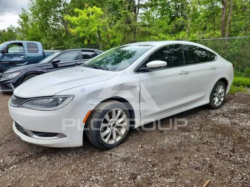 2015 Chrysler 200 photo