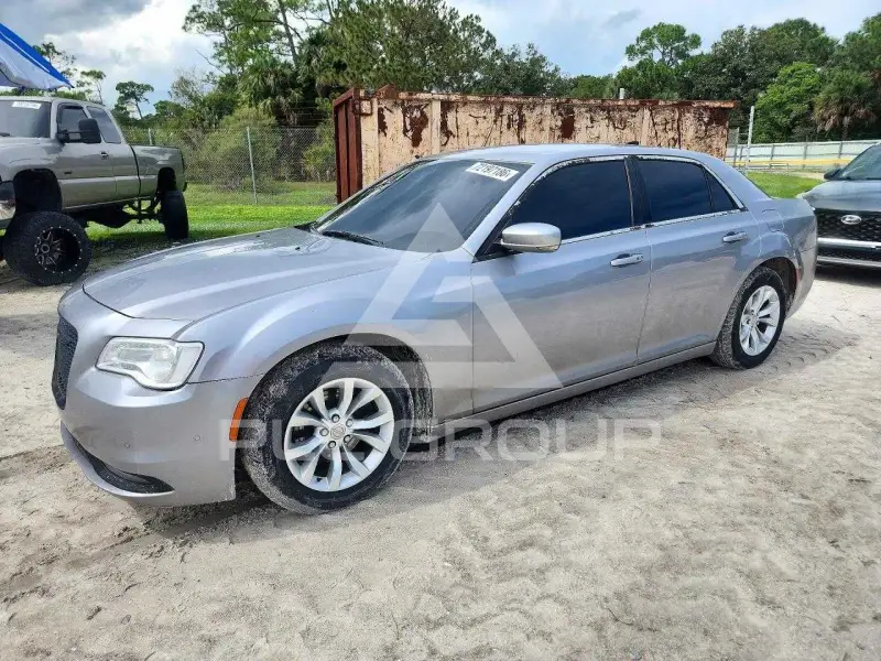 2015 Chrysler 300 photo