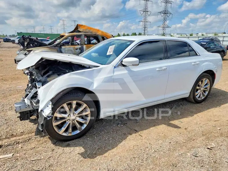 2015 Chrysler 300 фото