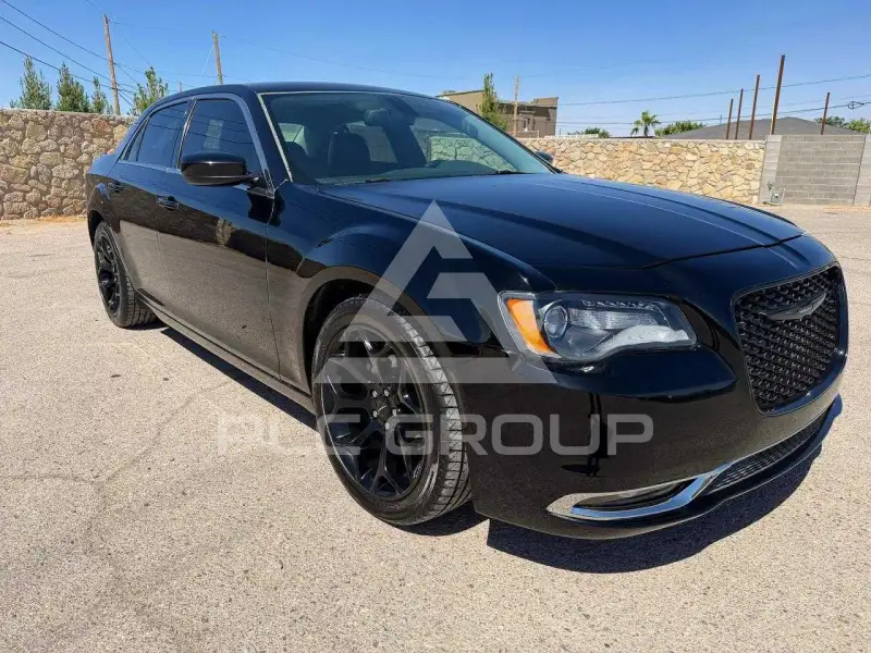 2015 Chrysler 300 photo