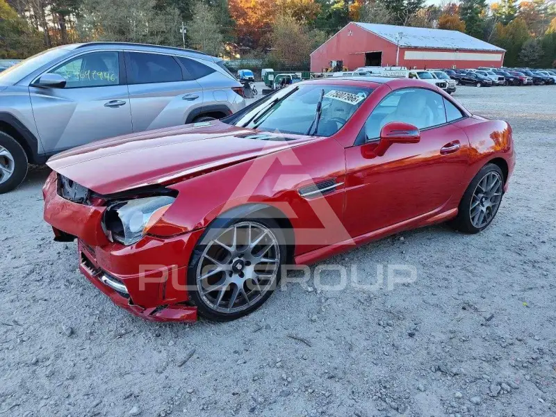 2015 Mercedes Benz SLK-Class фото