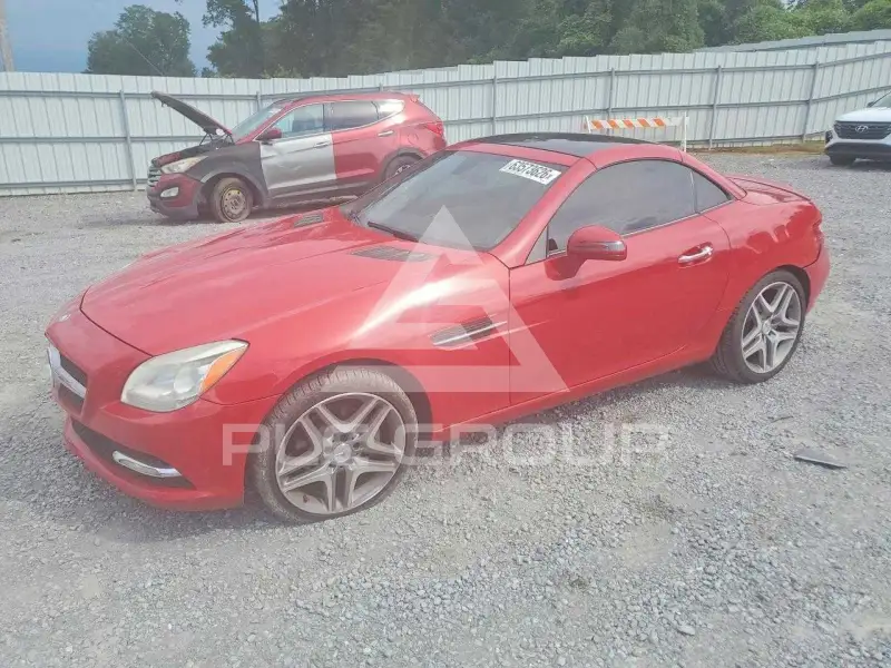 2015 Mercedes Benz SLK-Class фото