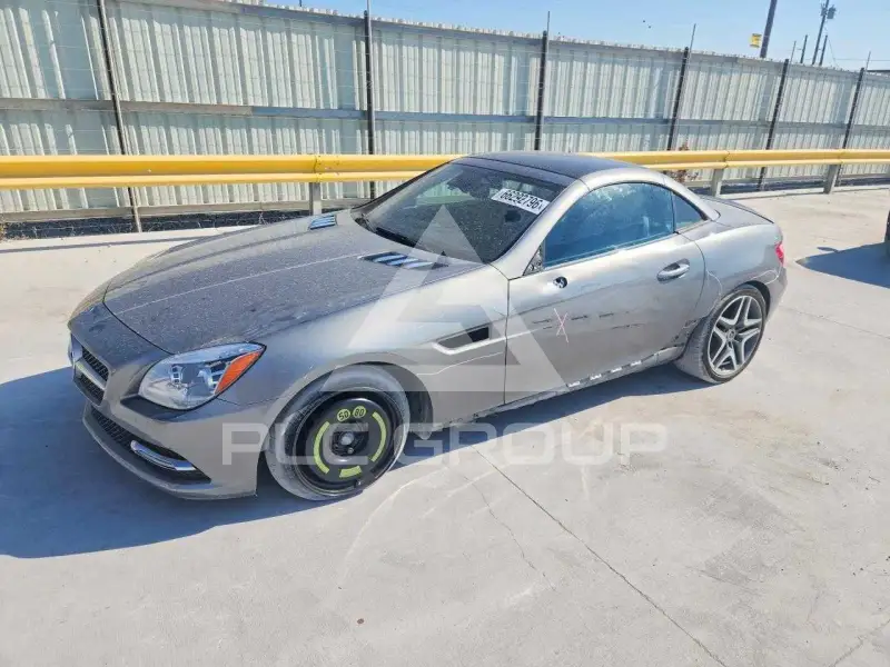 2015 Mercedes Benz SLK-Class photo