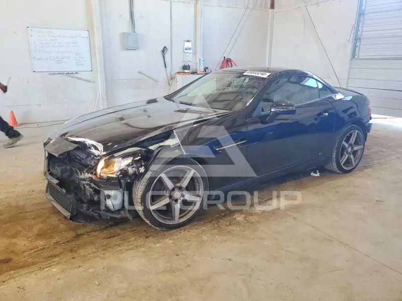 2015 Mercedes Benz SLK-Class photo